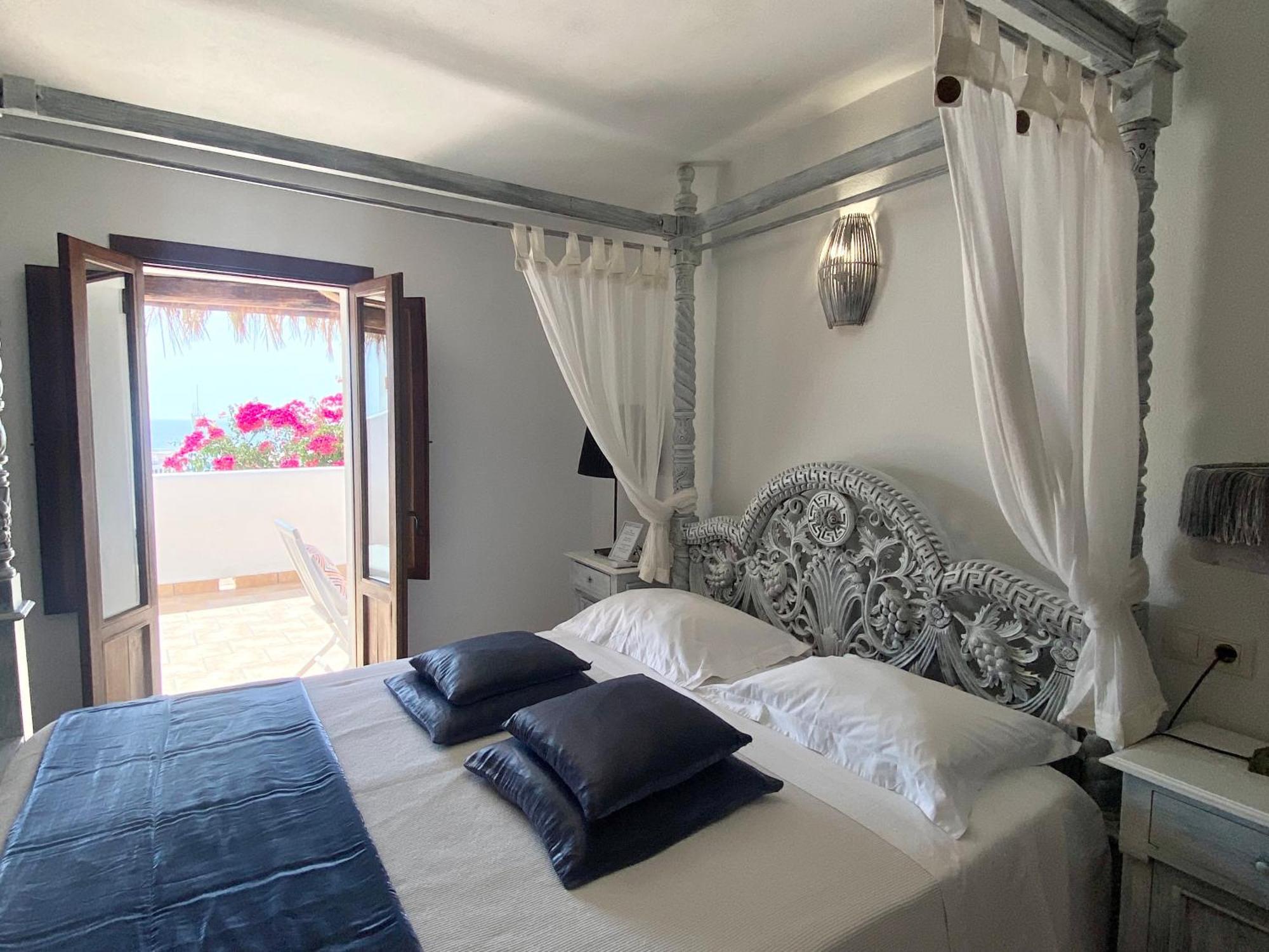 Buenavista & Suites Santa Eulària des Riu Kültér fotó